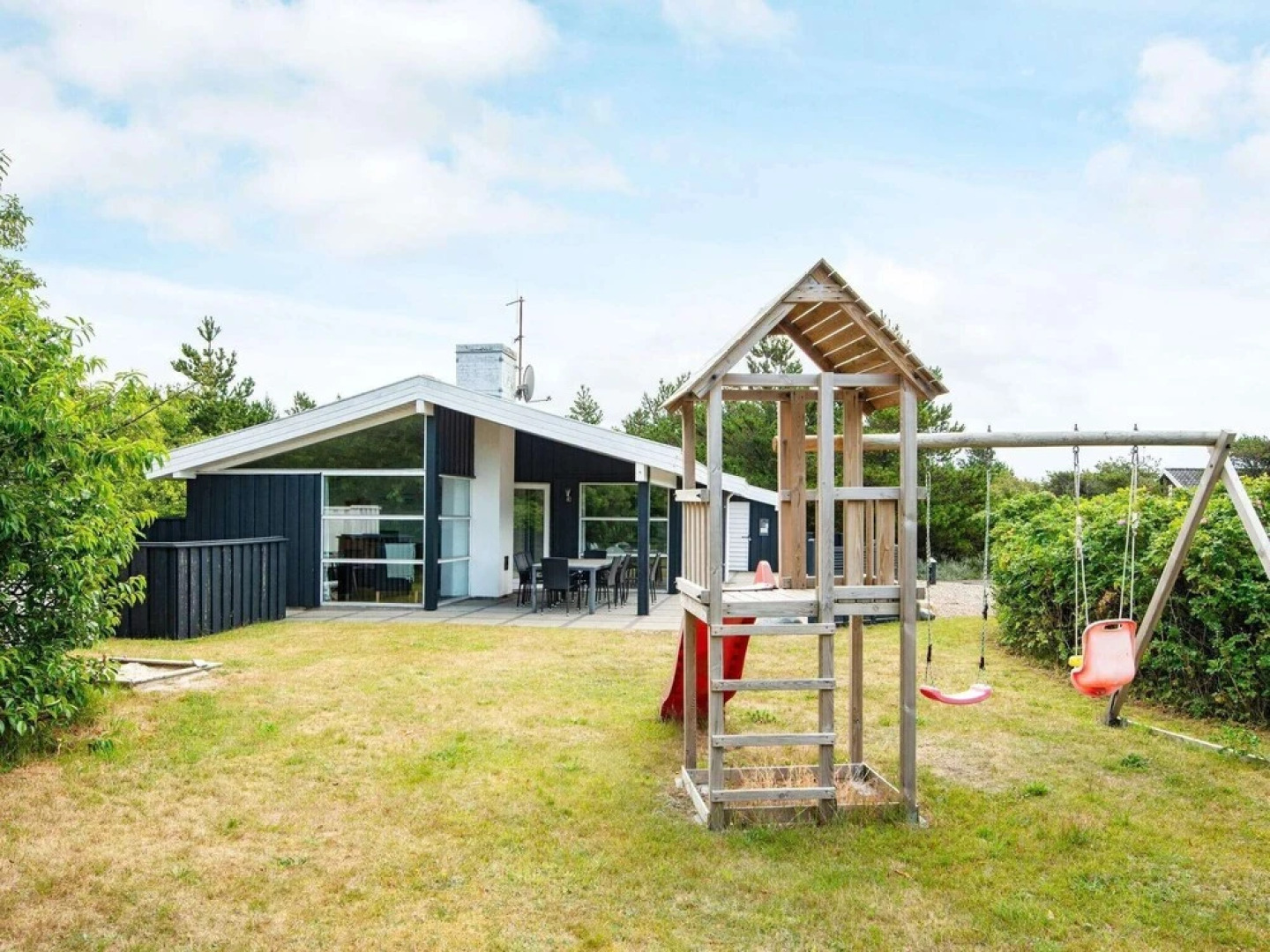 Tranquil Holiday Home in Henne Jutland With Terrace