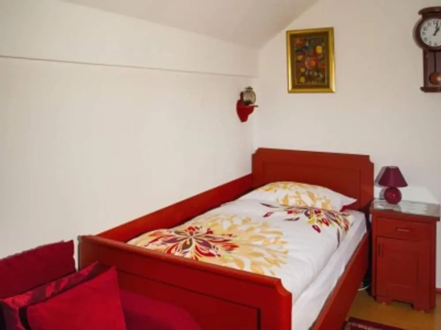 Secluded Holiday Home with Hot Tub in Kozji Vrh