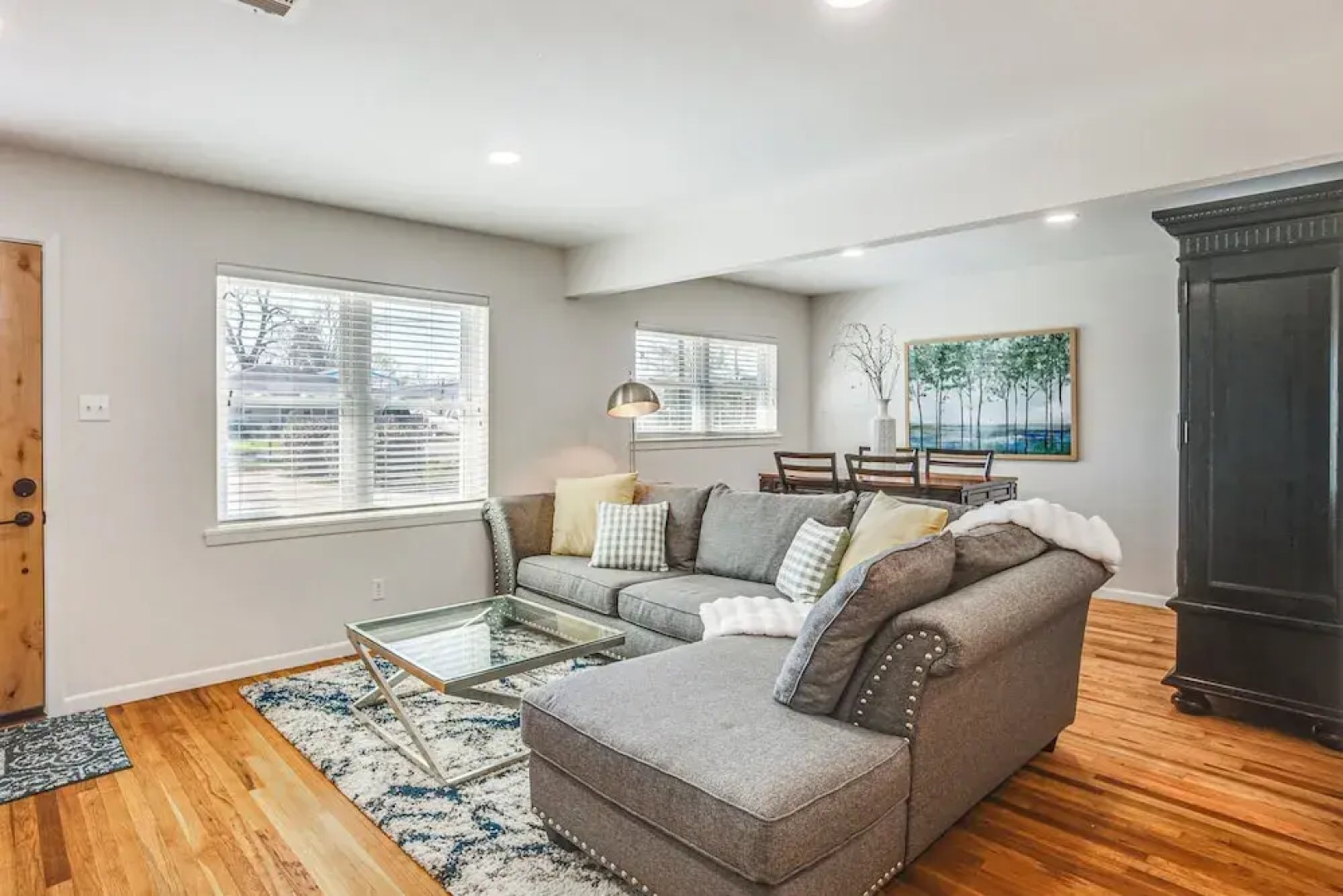 Pet-friendly Tomball Cottage: Steps to Downtown!