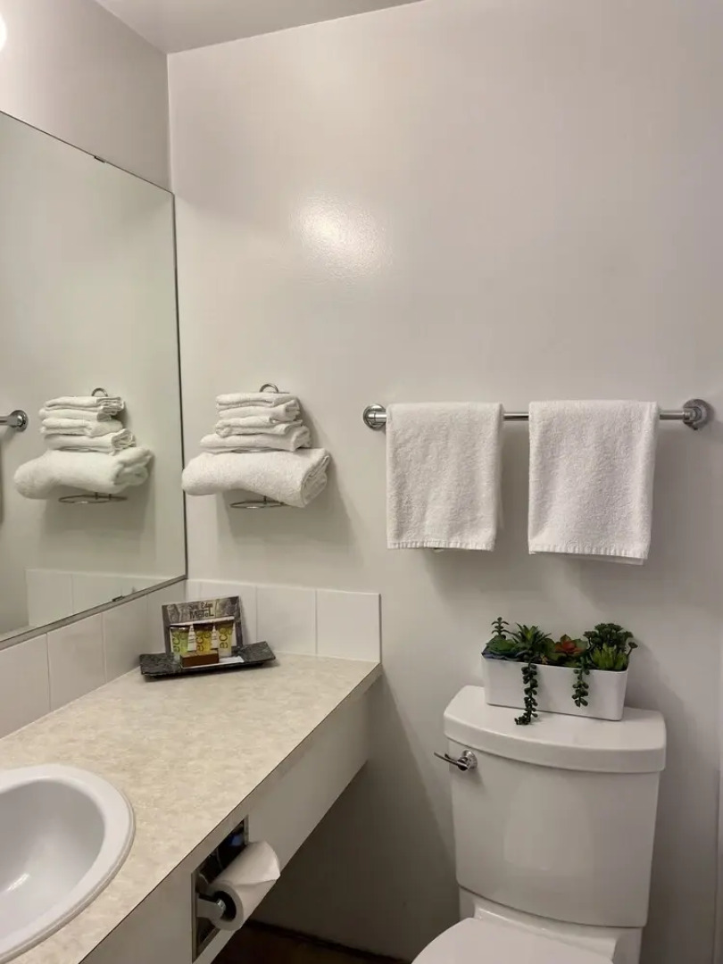 Sea Edge Beachside Hotel