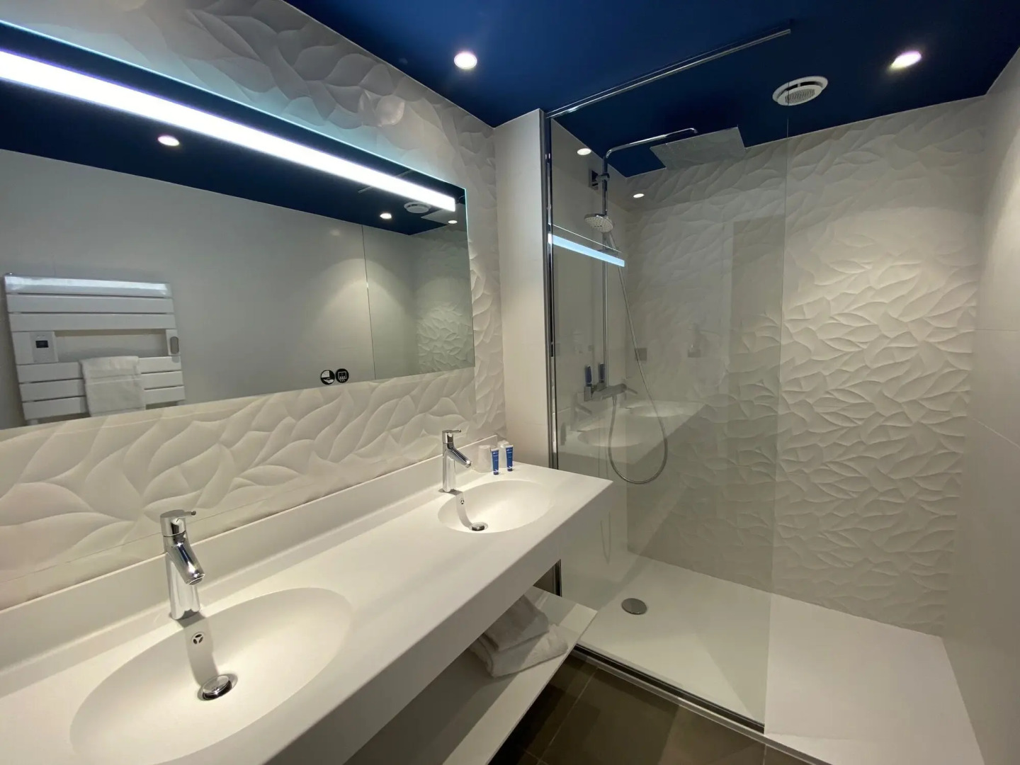 Brit Hotel Piscine & Spa - Fougères