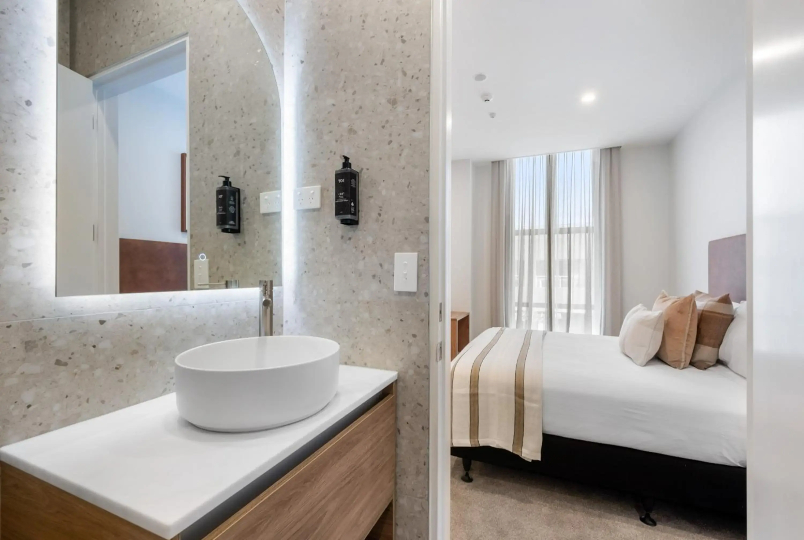 Southwark Hotel & Apartments