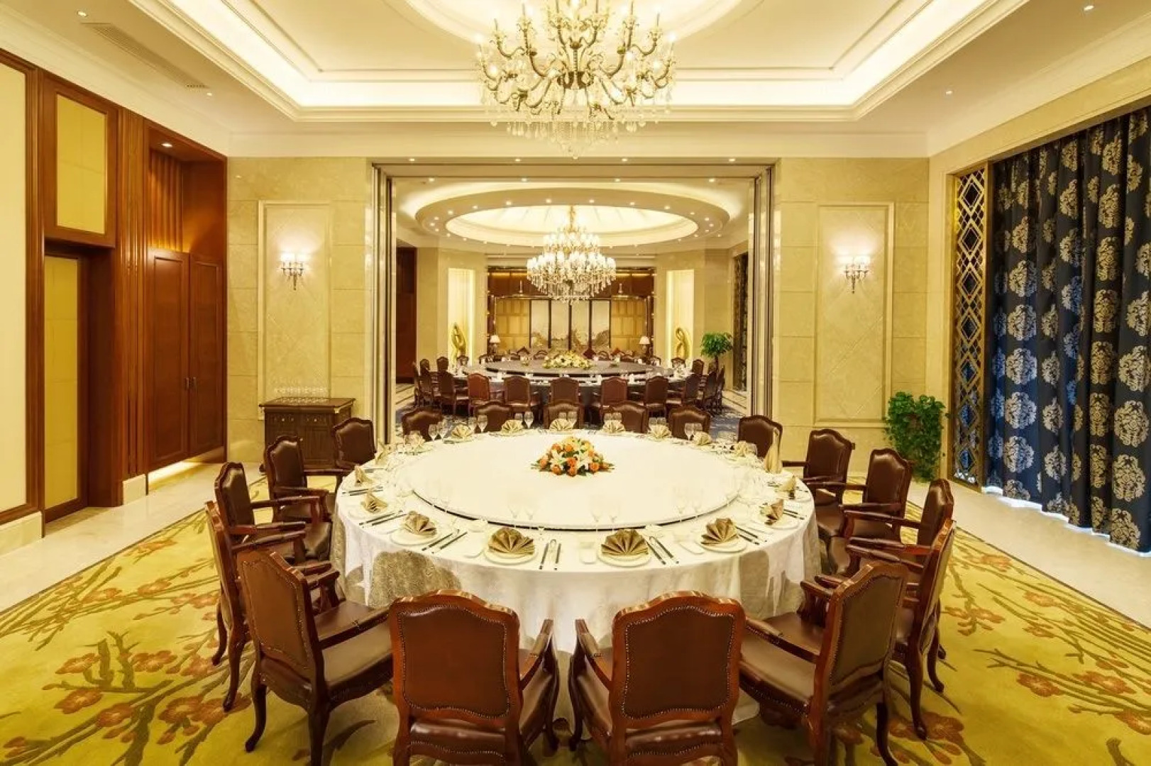 Royal Oriental Garden Hotel