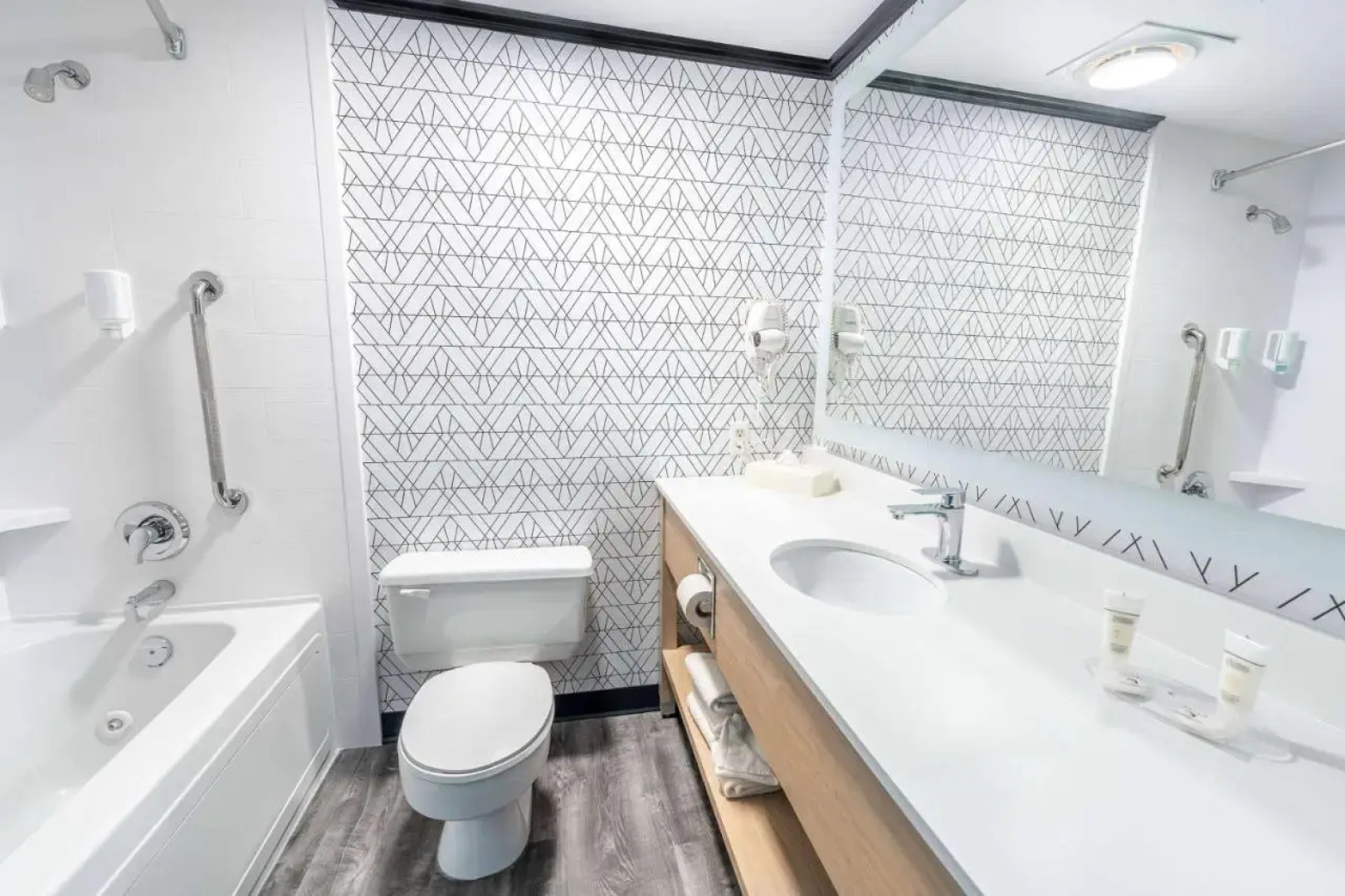 Sternwheeler Hotel & Conference Centre, Trademark by Wyndham