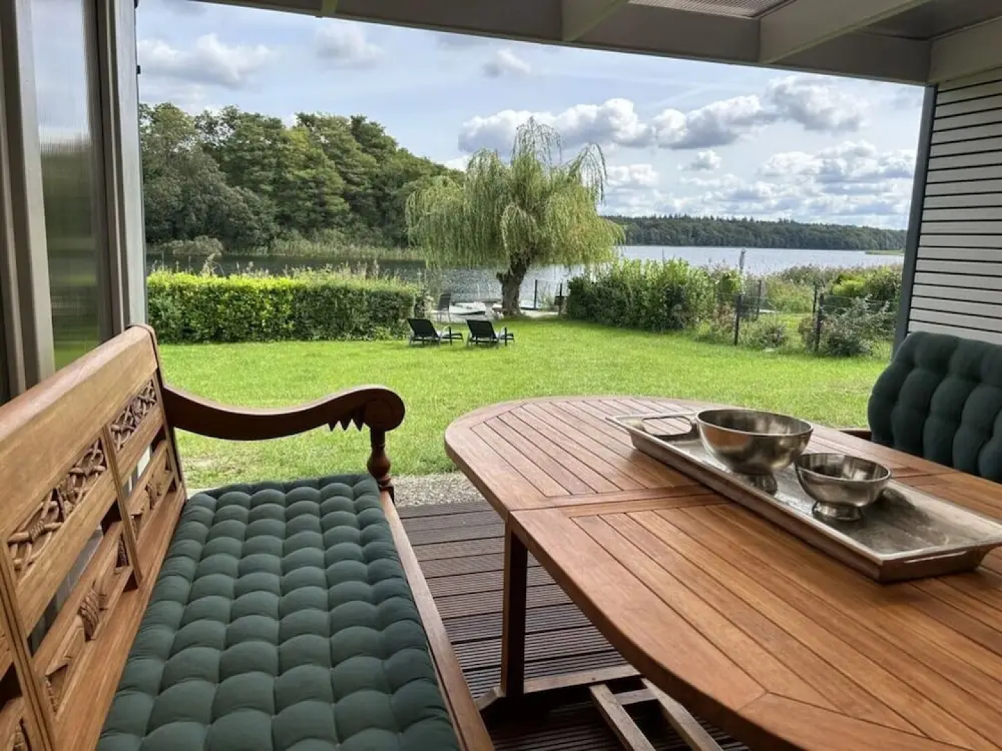 Schaal Lake Paradise