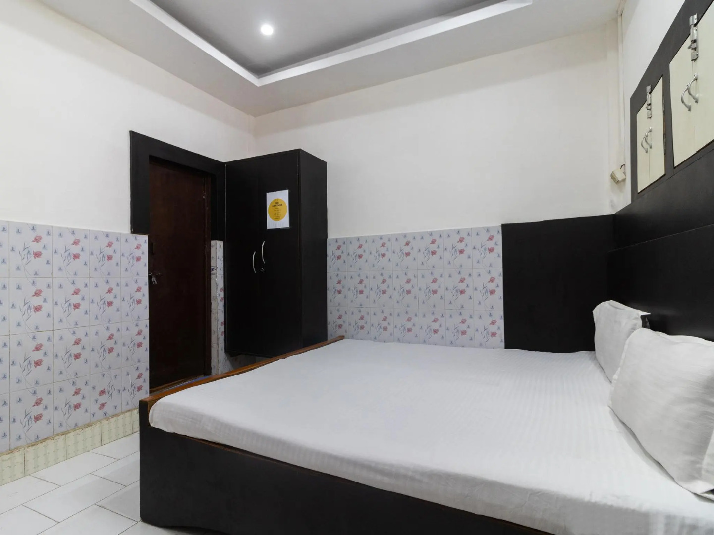 SPOT ON 46098 Eastsons' Guest House & Cafe