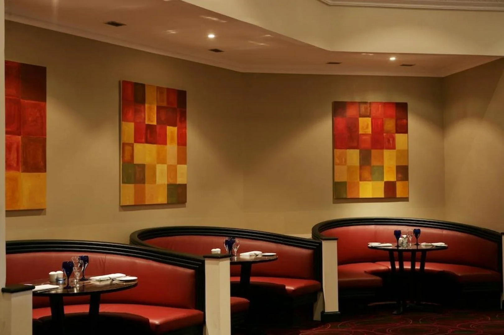 Riverside Lodge Hotel