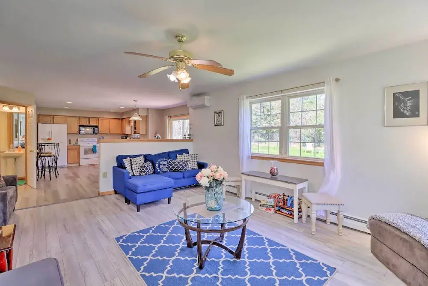 Colonial House in Quiet Area Near Camelback Resort