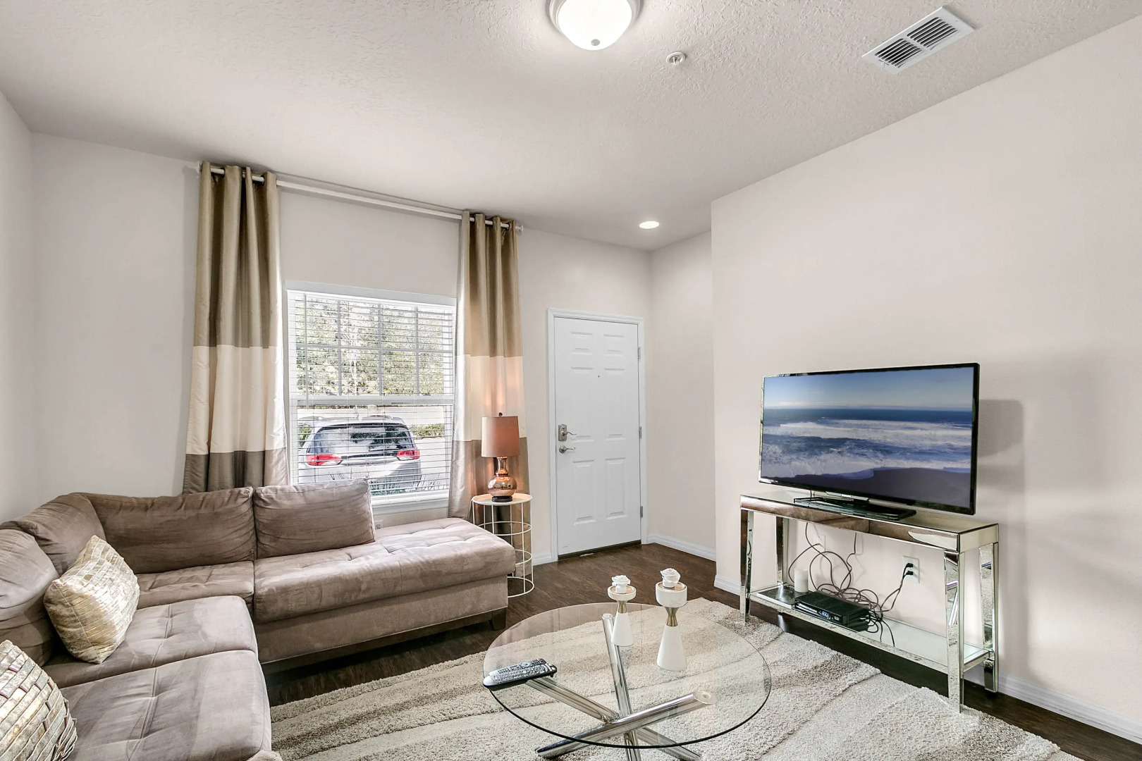 3 Bedrooms / 2 Bathrooms / Lucaya Village (18-102), Kissimmee, US