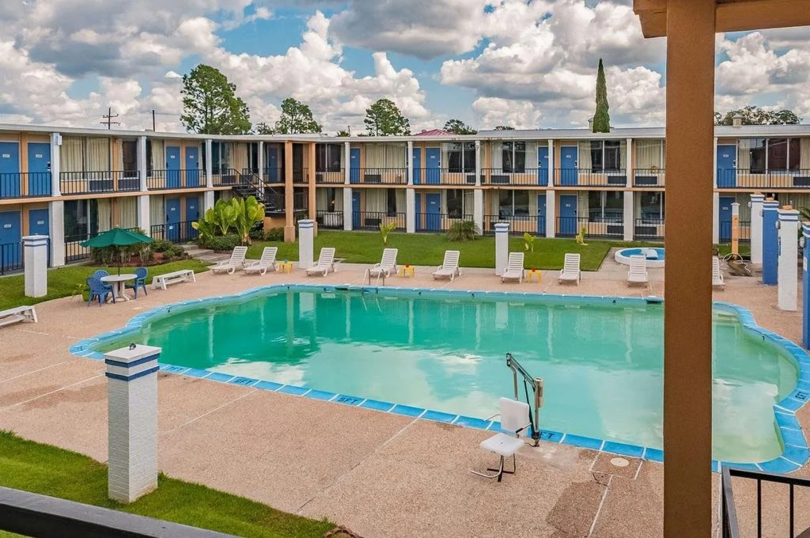Executive Thibodaux New Orleans Hotel