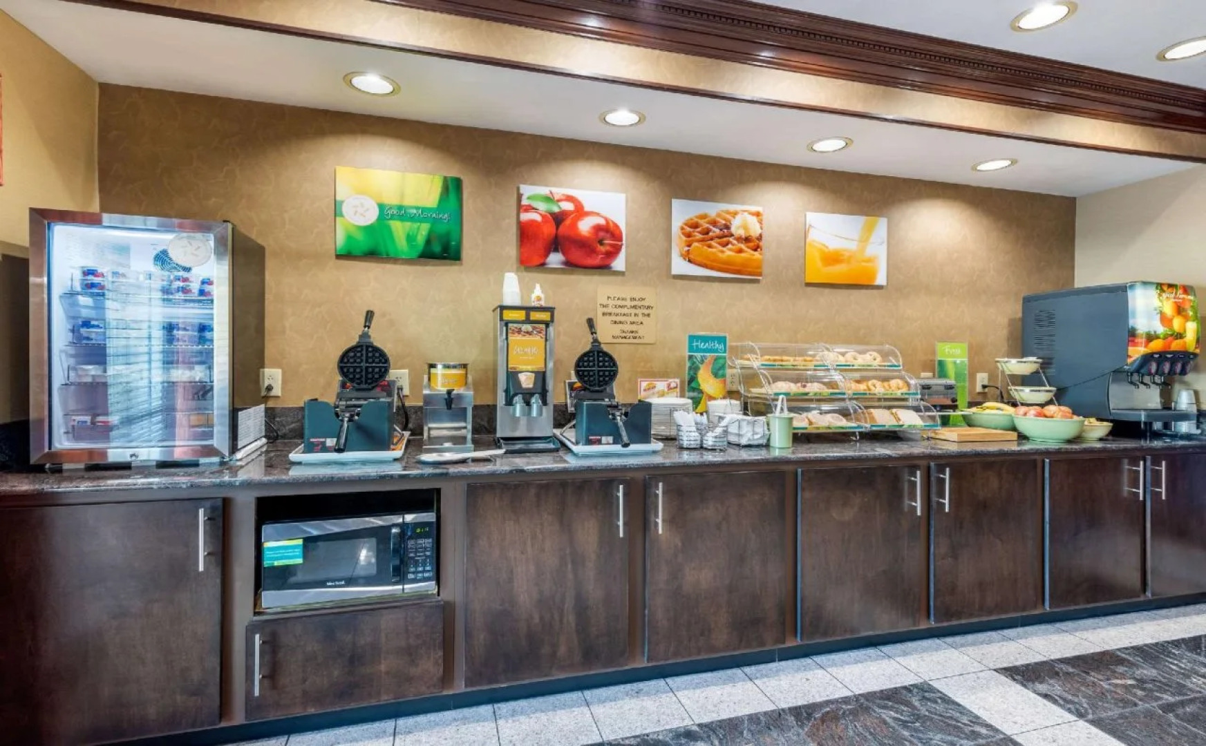 Comfort Inn & Suites Cincinnati Uptown Clifton