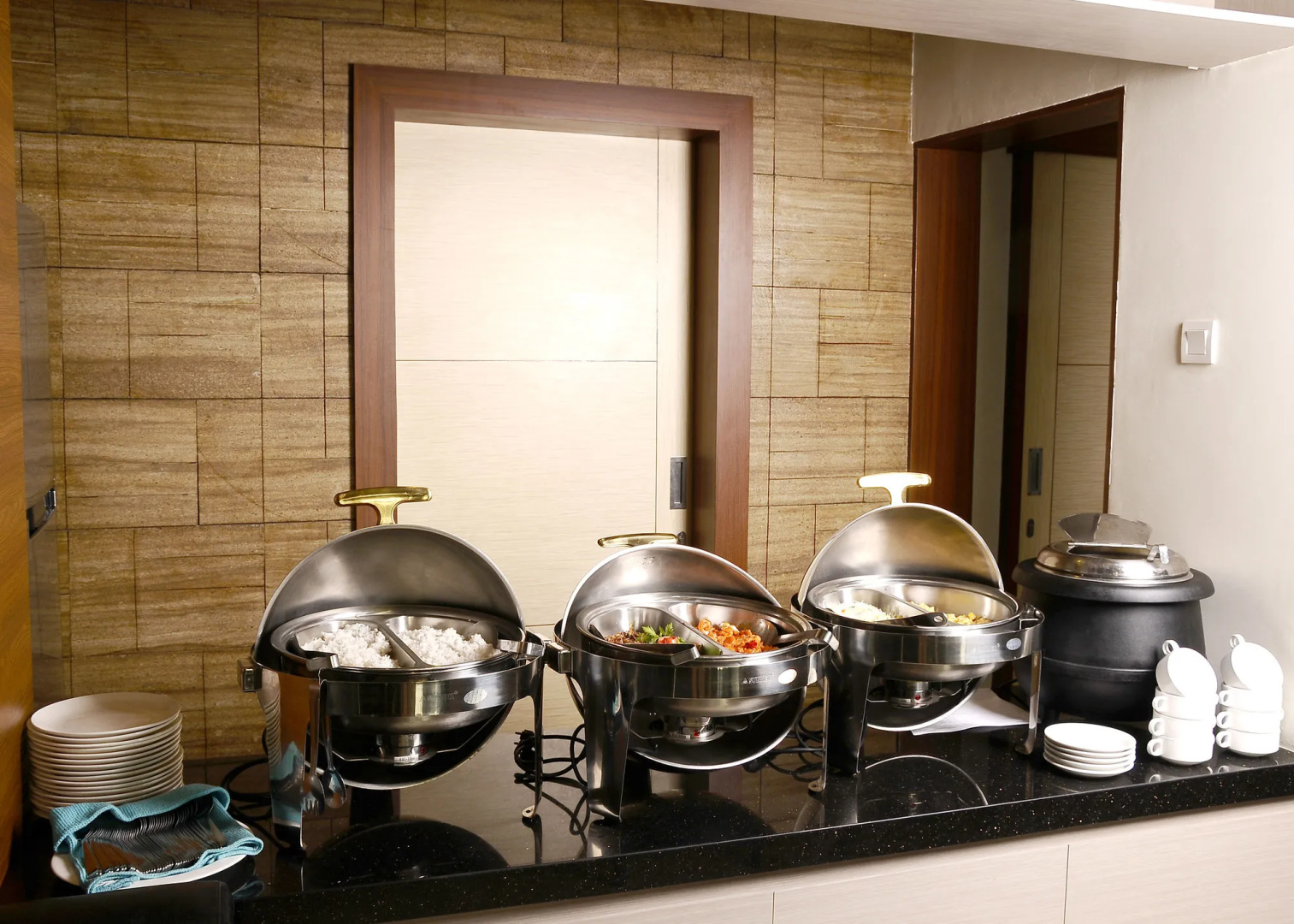 Biz Boulevard Hotel