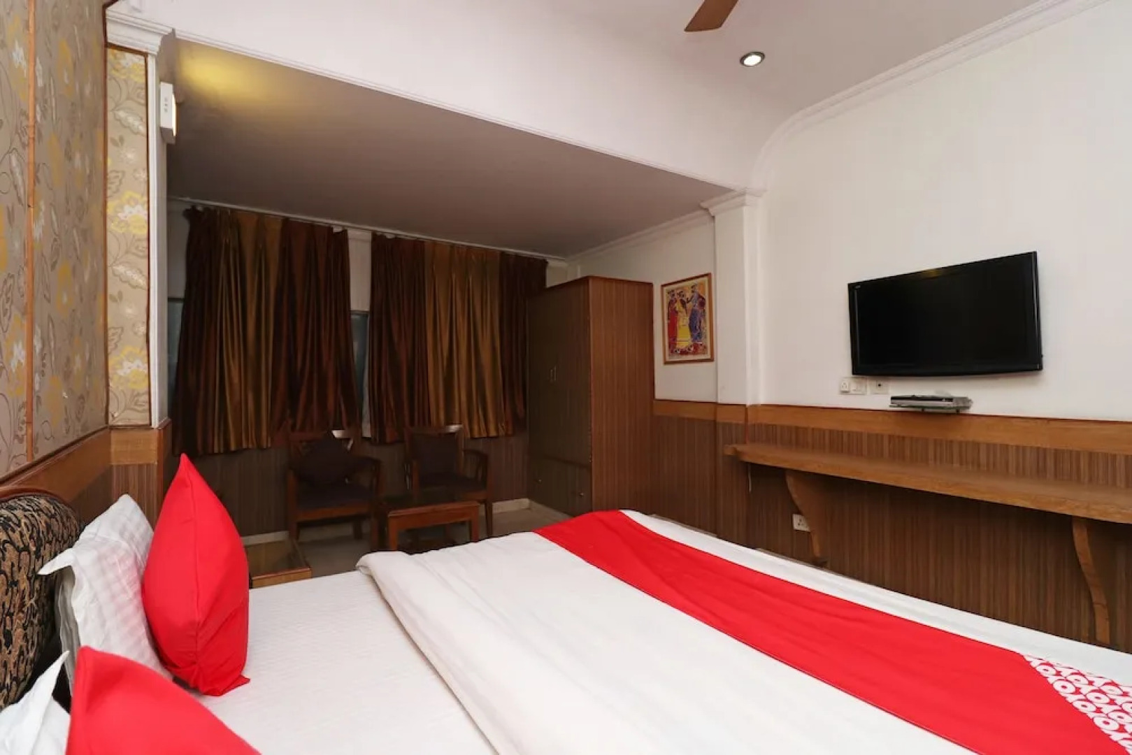 OYO 27878 Highway Inn International