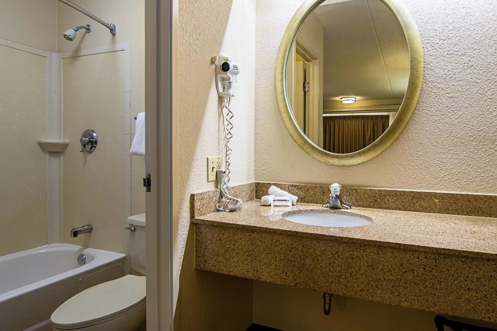 Red Oak Inn Detroit - Southfield