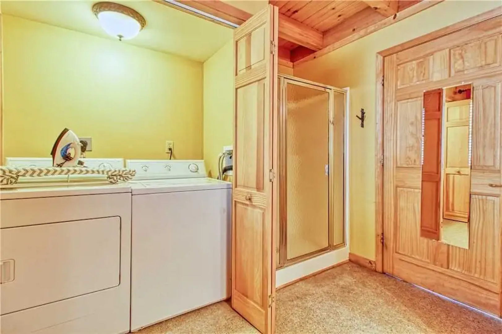 Above Ole Smokys Clouds - One Bedroom Cabin