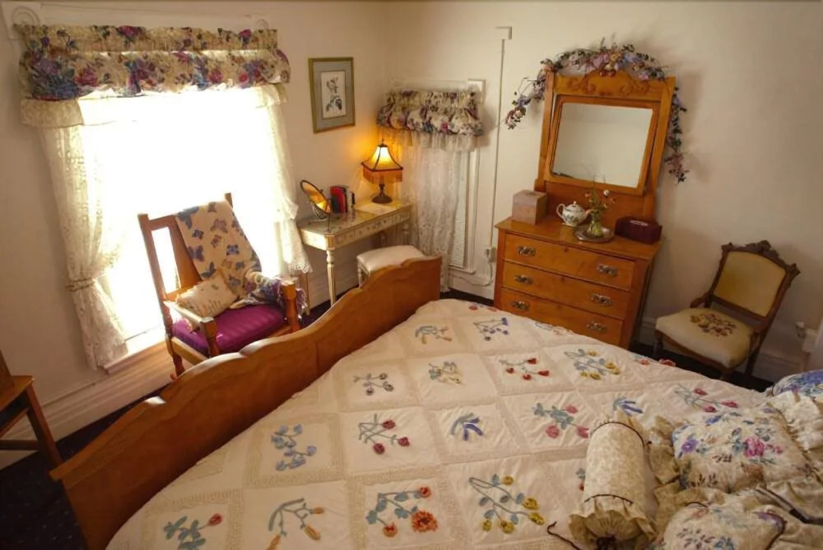 Thompson House Inn & Tea Room