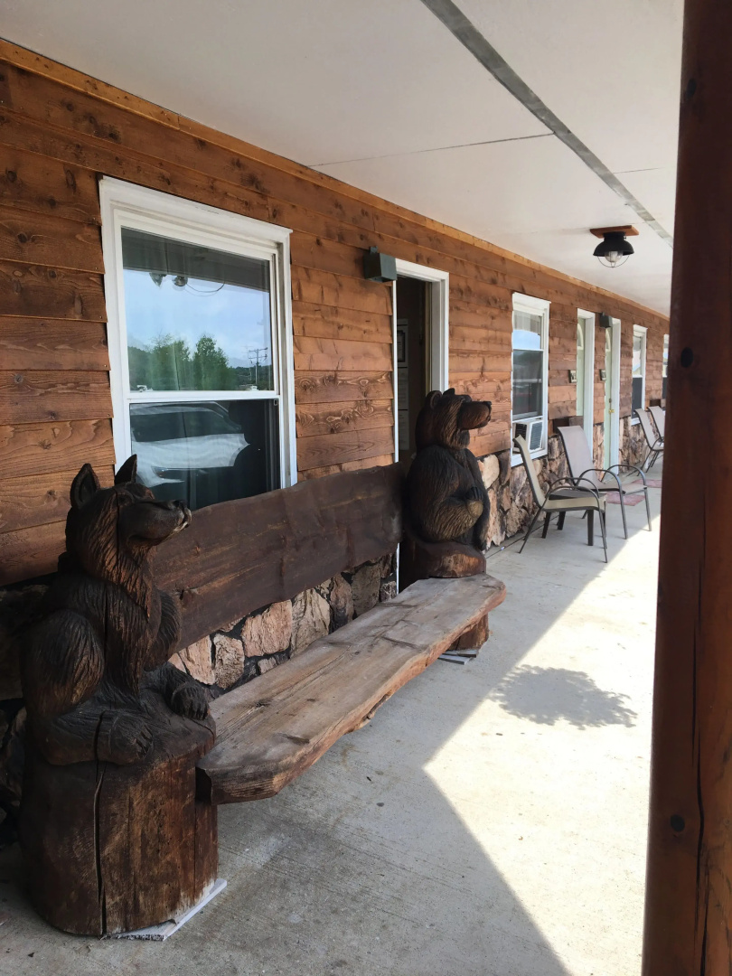 Superior Motel & Suites
