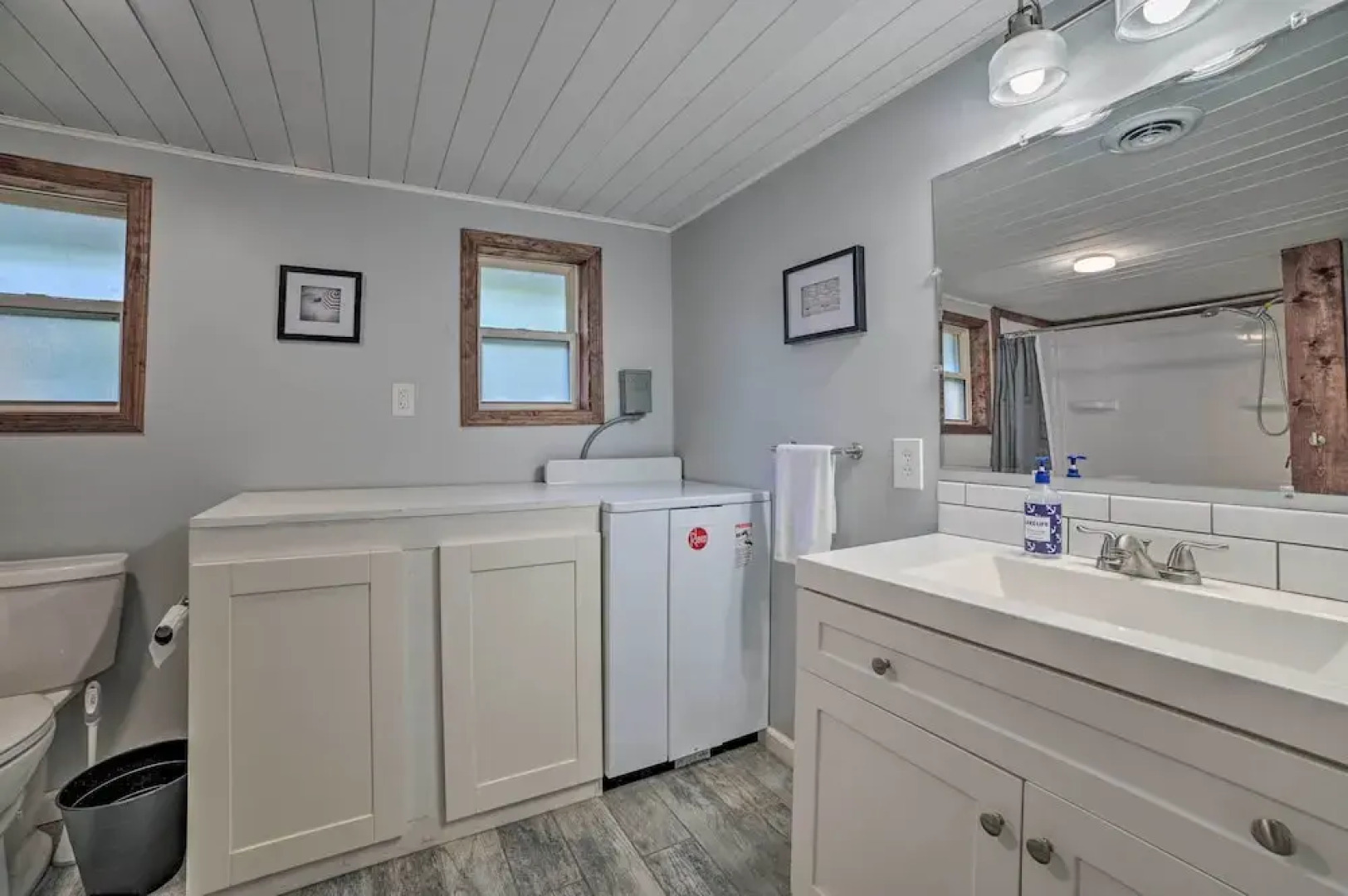 Prudenville Retreat w/ Yard ~ 1 Mi to Lake!