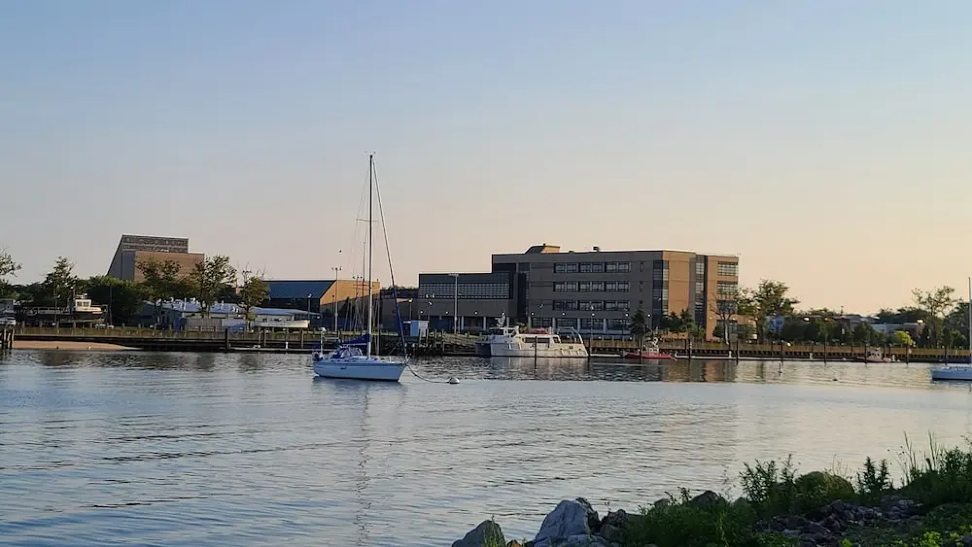 Bayviewinn Motel