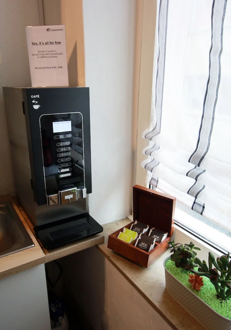 The Penny Pincher Inn - Hostel