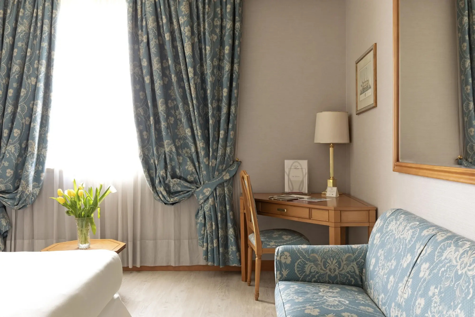 Отель Royal Garden