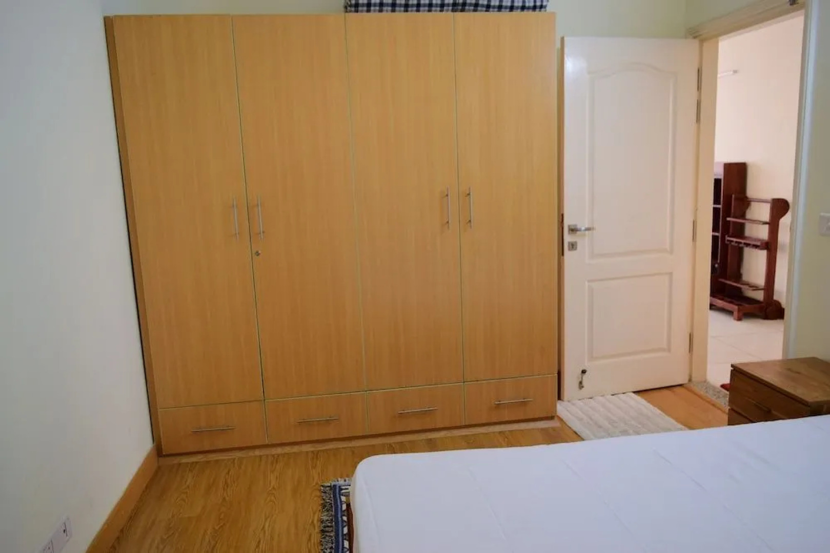 Vehomes Spacious Condo in Greater Noida