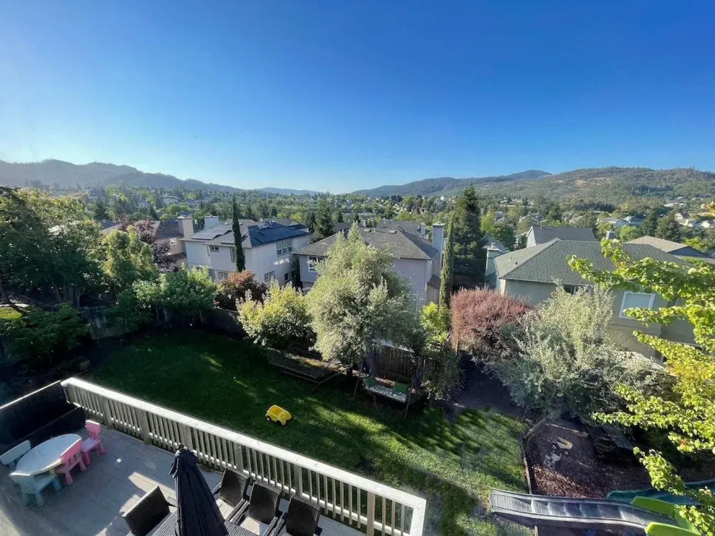 Wine-tasting, Light-filled And Kid-friendly House 5 Bedroom Home by Redawning