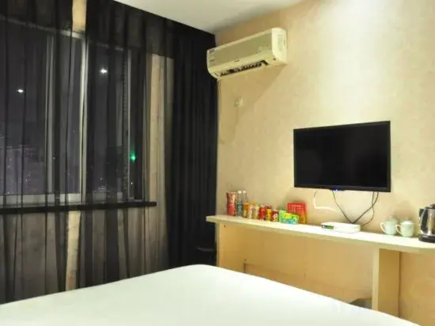 Jiujiang Coast Hotel (Happy City No.3 Middle School)