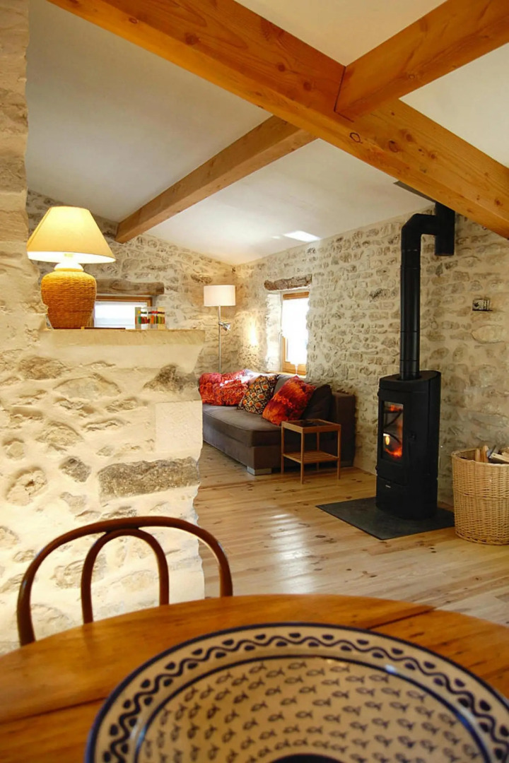 Lovely Stone House Withe Private Terrace, Le Pègue