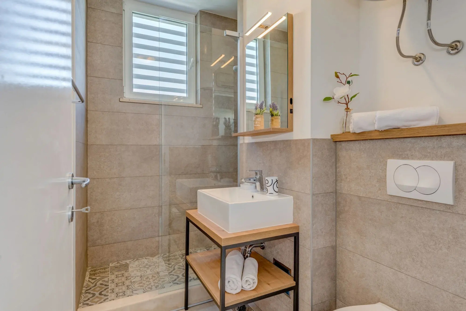 BRETIA apartments & more