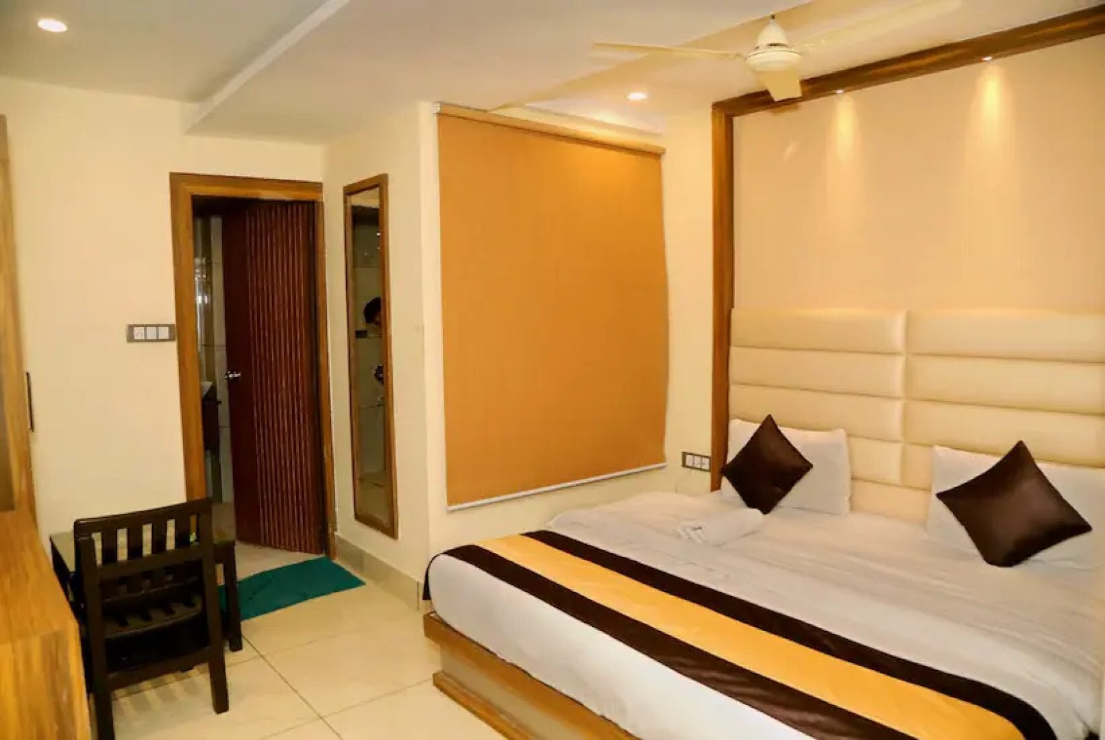 Hotel Green Leaf By T And M Hotels