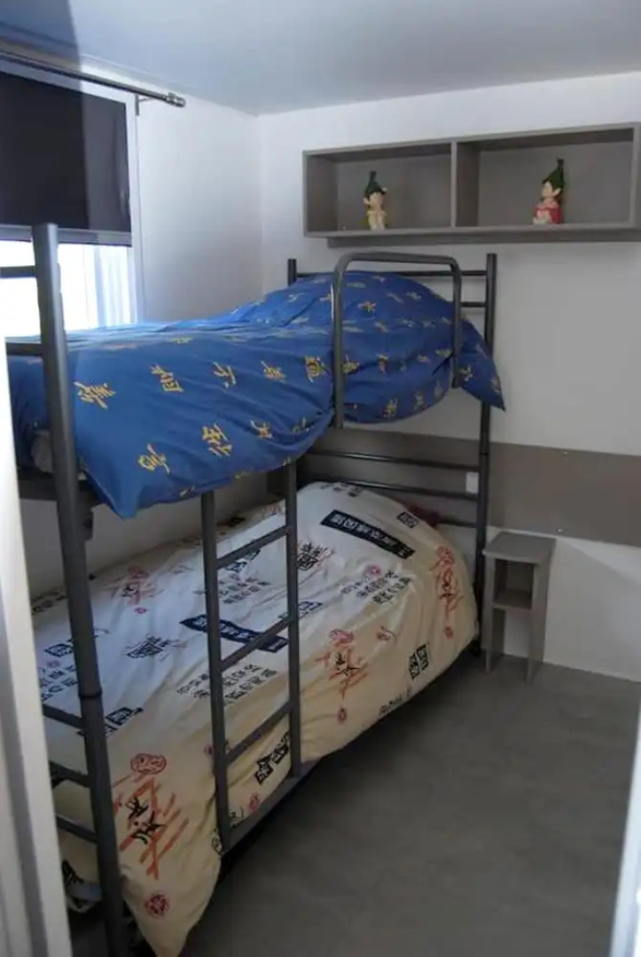 Bungalow with 2 Bedrooms in Saint-Julien-En-Born, with Shared Pool And Furnished Garden - 6 Km From the Beach