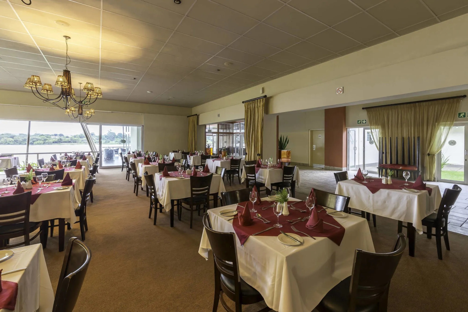 Protea Hotel by Marriott Zambezi River Lodge