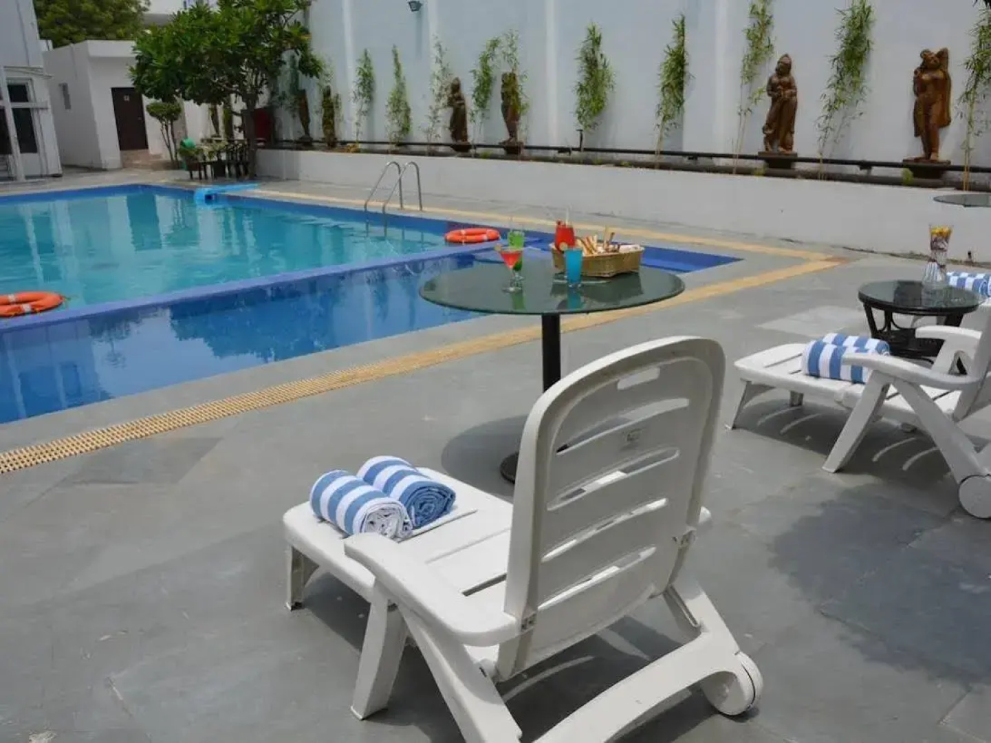 Vibe By The Lalit Traveller