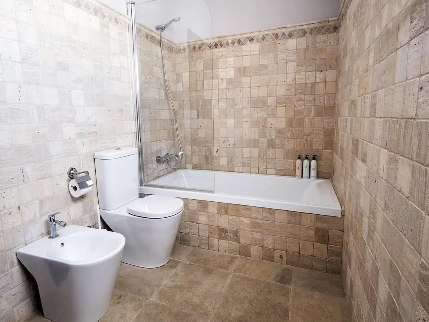 Spacious Villa With Games Area