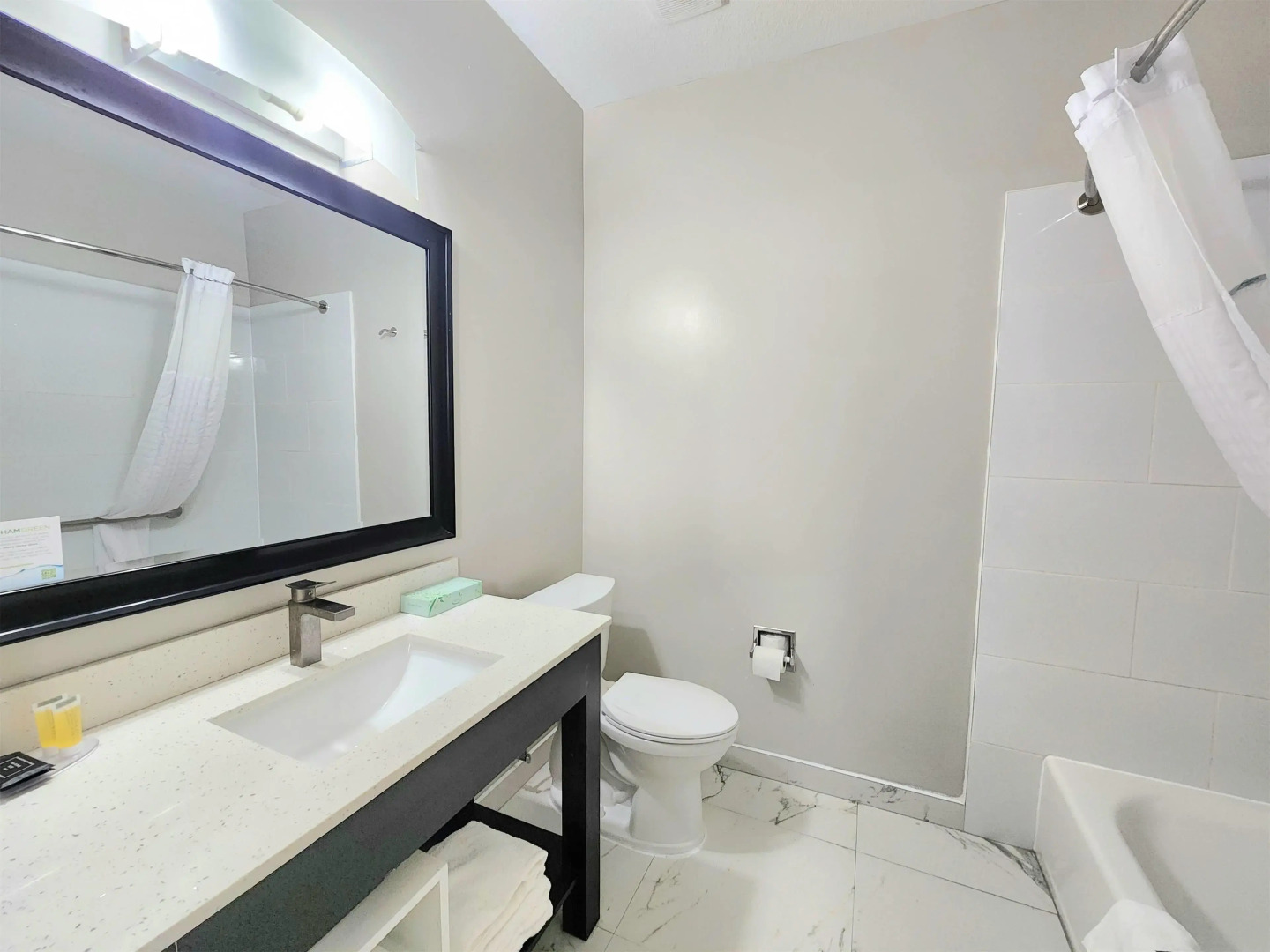 Days Inn & Suites by Wyndham Corpus Christi Central