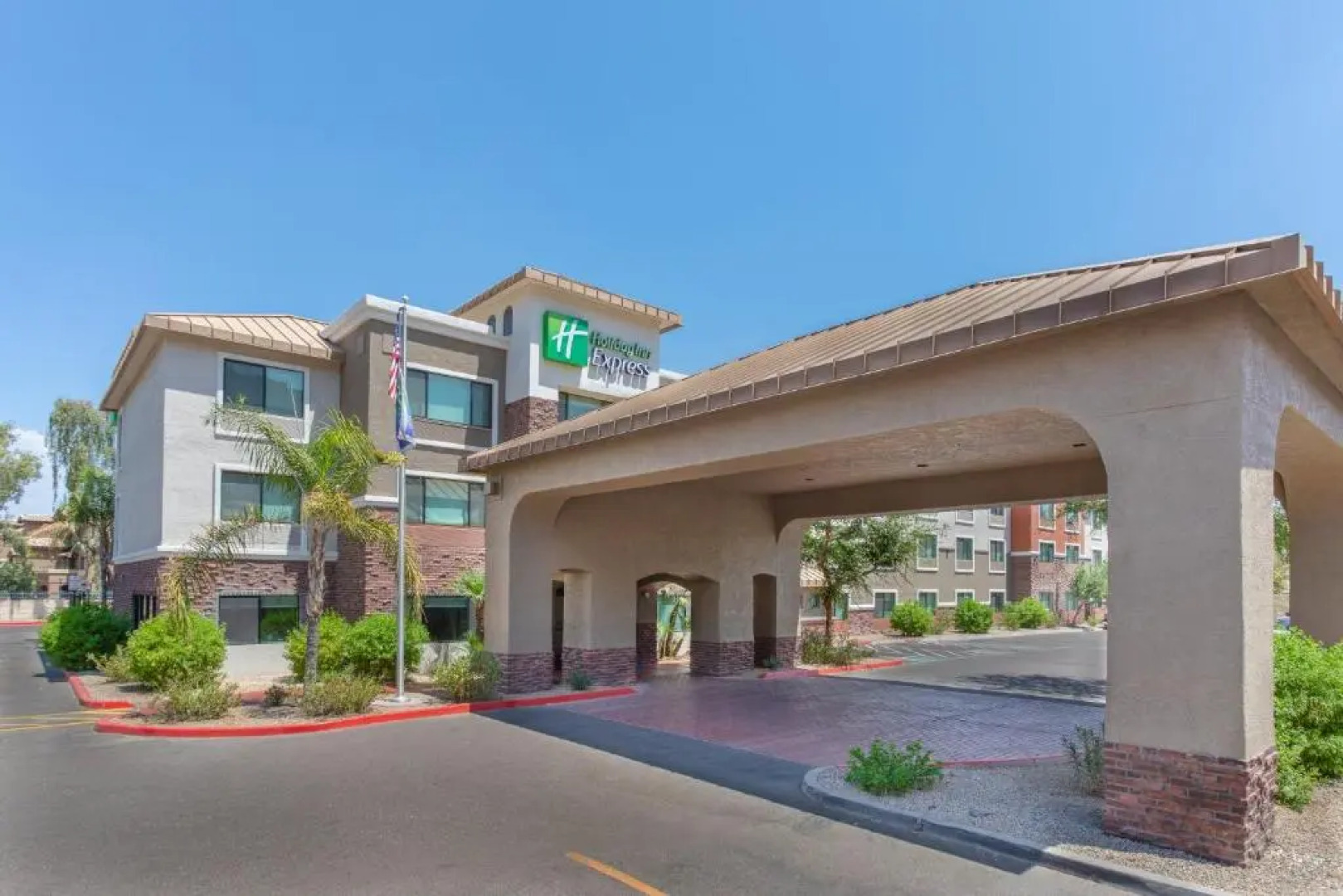 Holiday Inn Express and Suites Phoenix Tempe - University