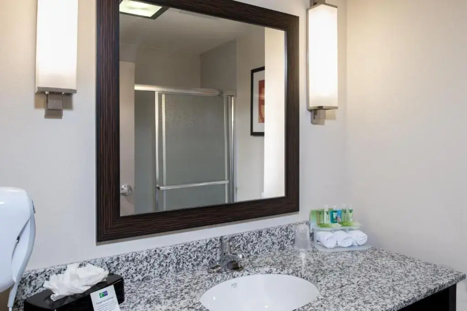 Holiday Inn Express & Suites Wichita Northwest, an IHG Hotel