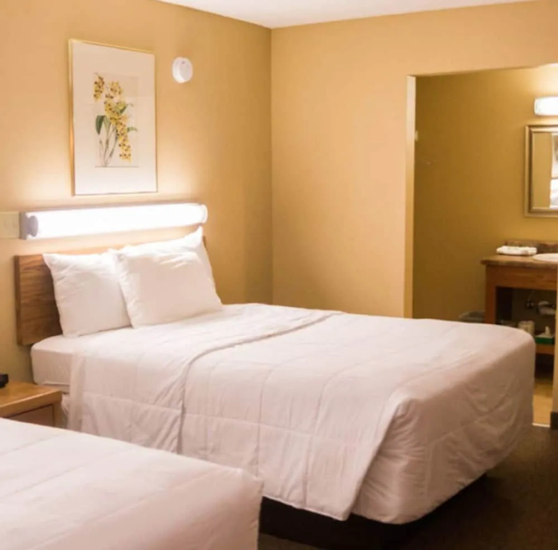 Bright Leaf Golf Resort