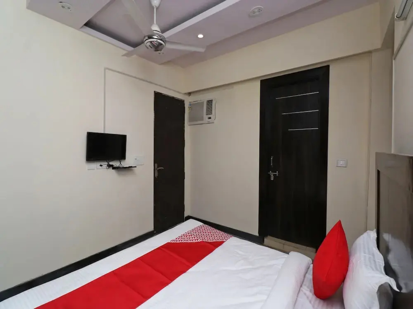 OYO 49758 Hotel Royal Harbour