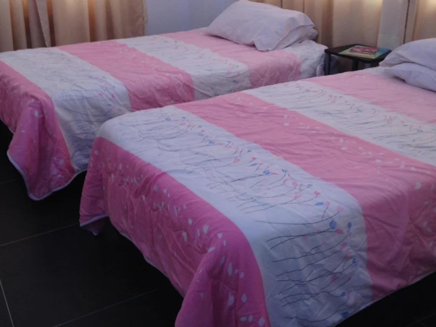 White House Cubical Hotel