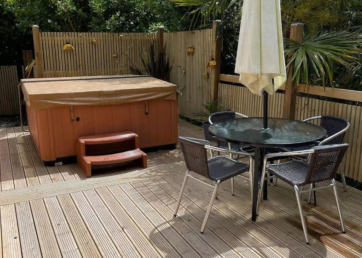 Ivyleaf Combe Lodges