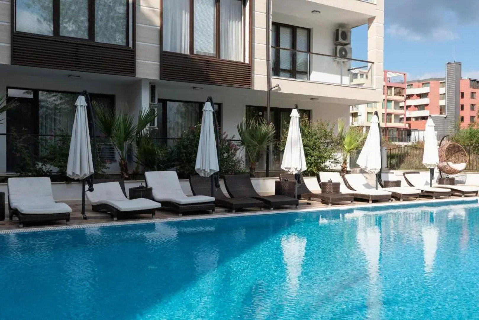 Green Paradise Deluxe Apartments