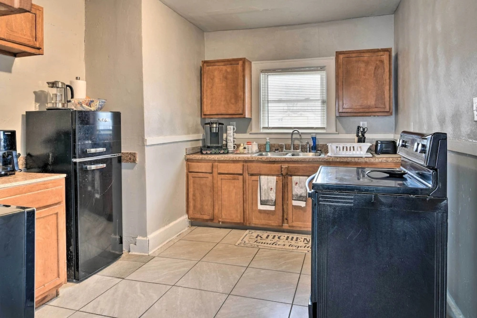 Detroit Apartment - 5 Mi to Downtown!