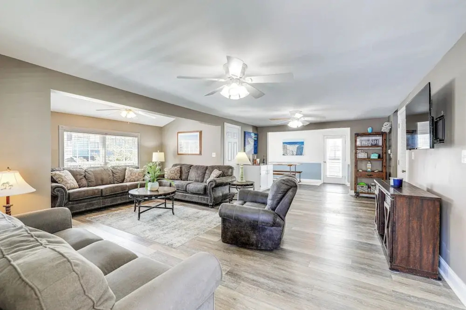 Steps to Shore: Newly Renovated Dewey Beach Home!