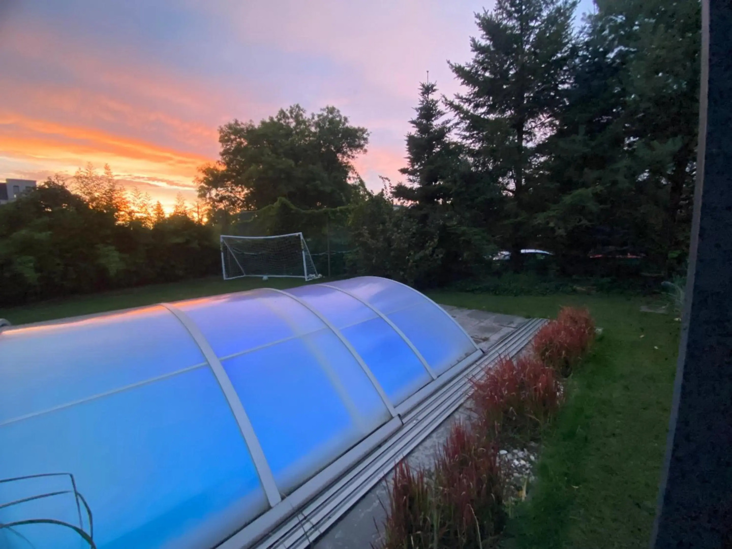 Pool & Lake Holiday Home