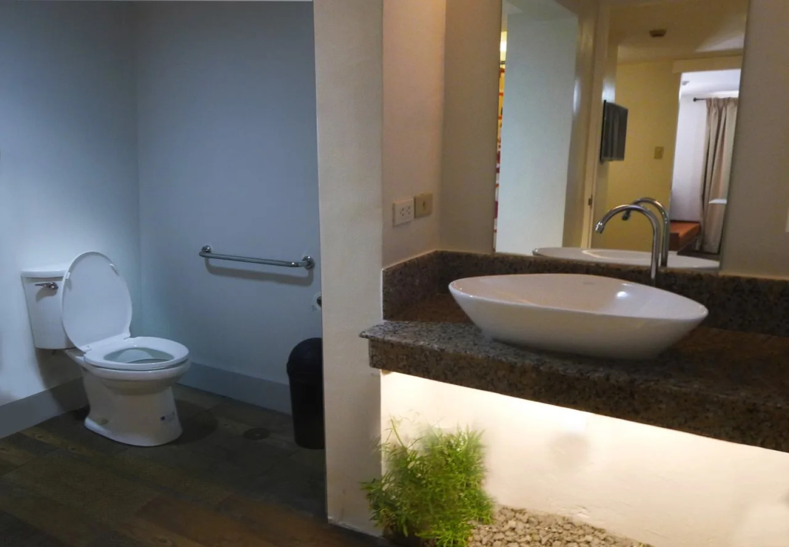 1775 Adriatico Suites