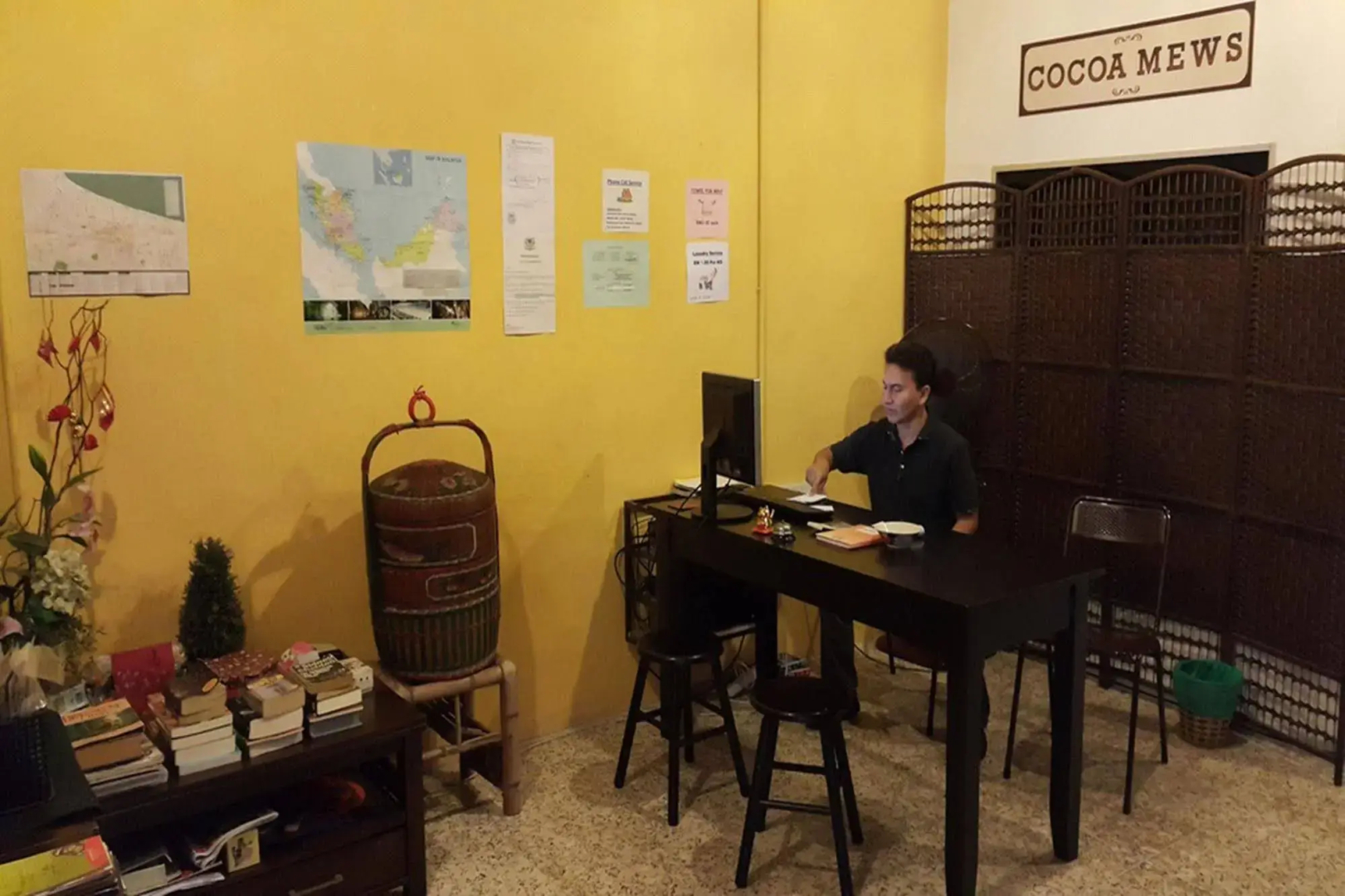 Cocoa Mews Cafe & Homestay - Hostel