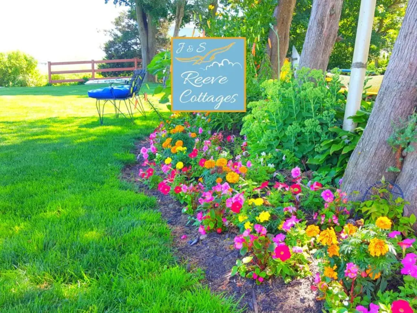 Premier Waterfront Cottage 2