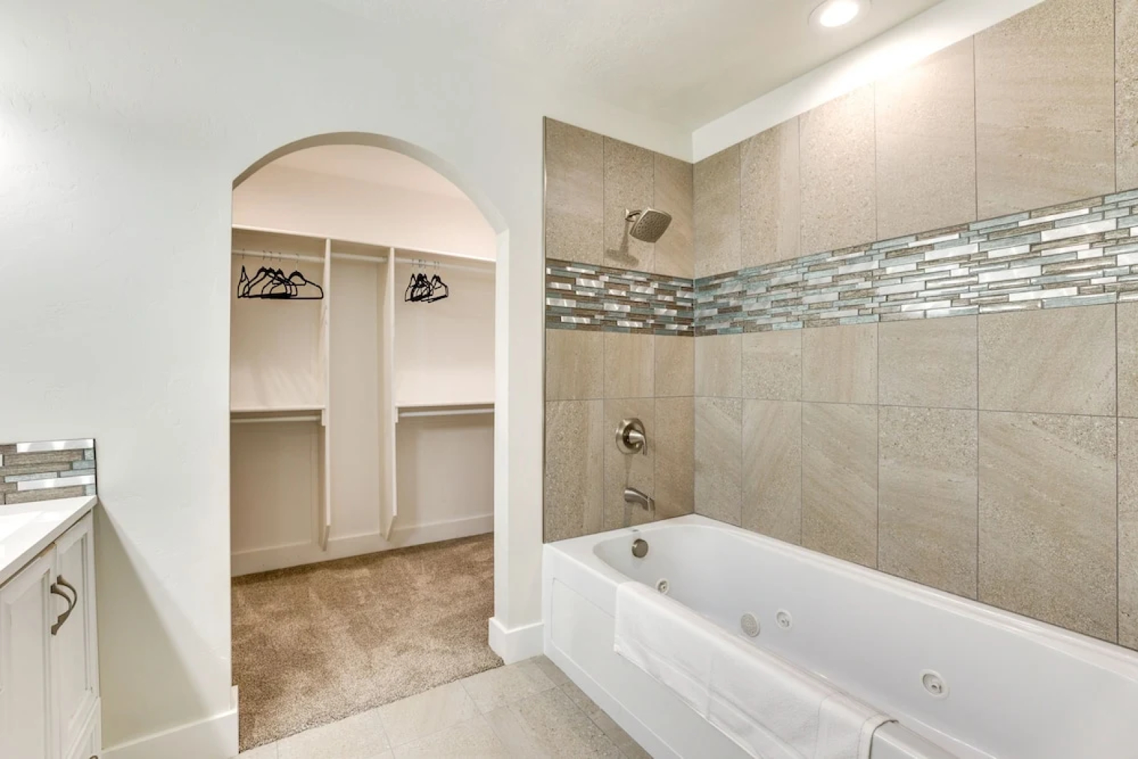 Twin Falls Vacation Rental w/ Yard < 3 Mi to Town!